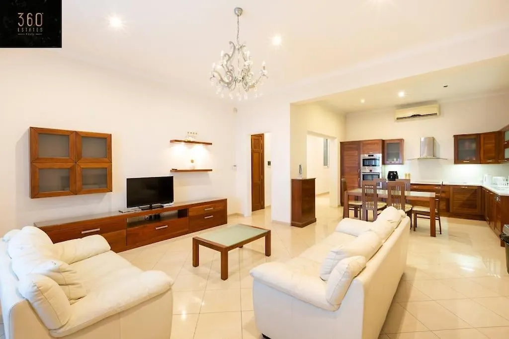 Beautiful, Seafront Spacious Apt In Sliema By 360 Estates-1