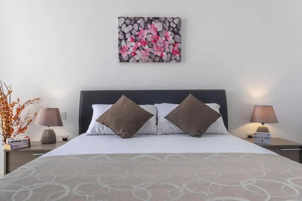 Cozy Apartment Close To The Sea 4-1