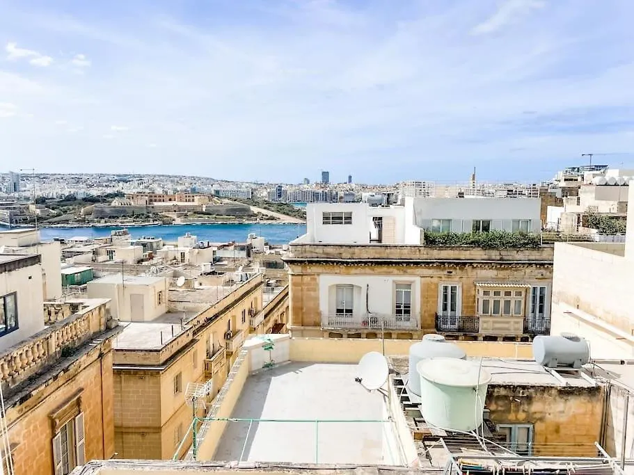 City Penthouse With Roof Terrace And Sea Views-1