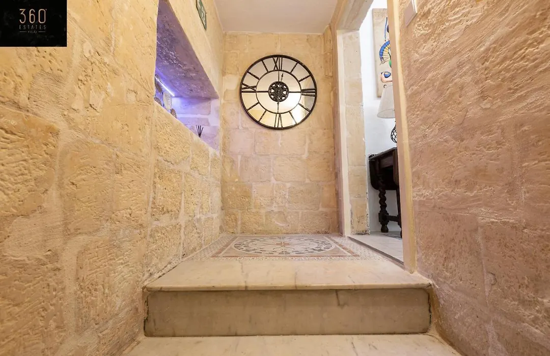 1Br Charming Townhouse In Capital City With Wifi By 360 Estates-1