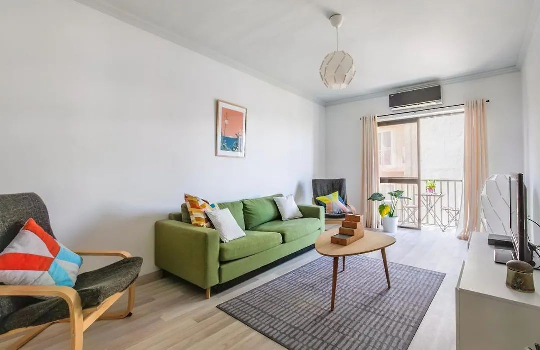 Stylish 3 Bedroom Apartment - St. Julians - 5 Mins From Balluta Bay-1