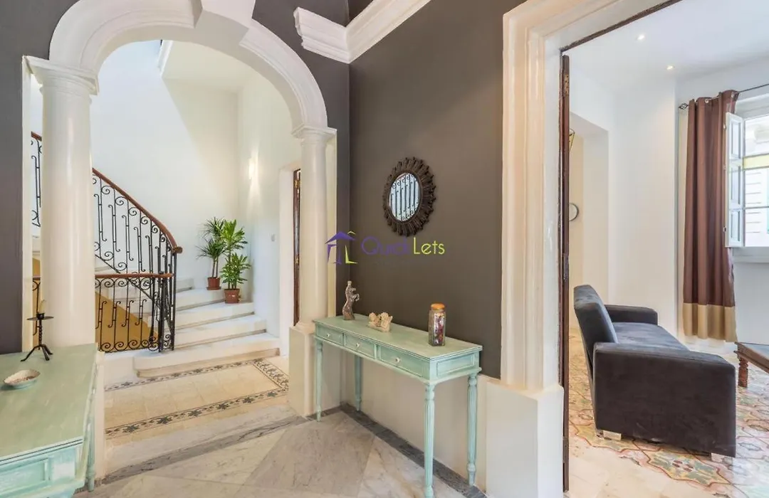 Spacious 4-Bedrooms Townhouse In Tas-Sliema-1