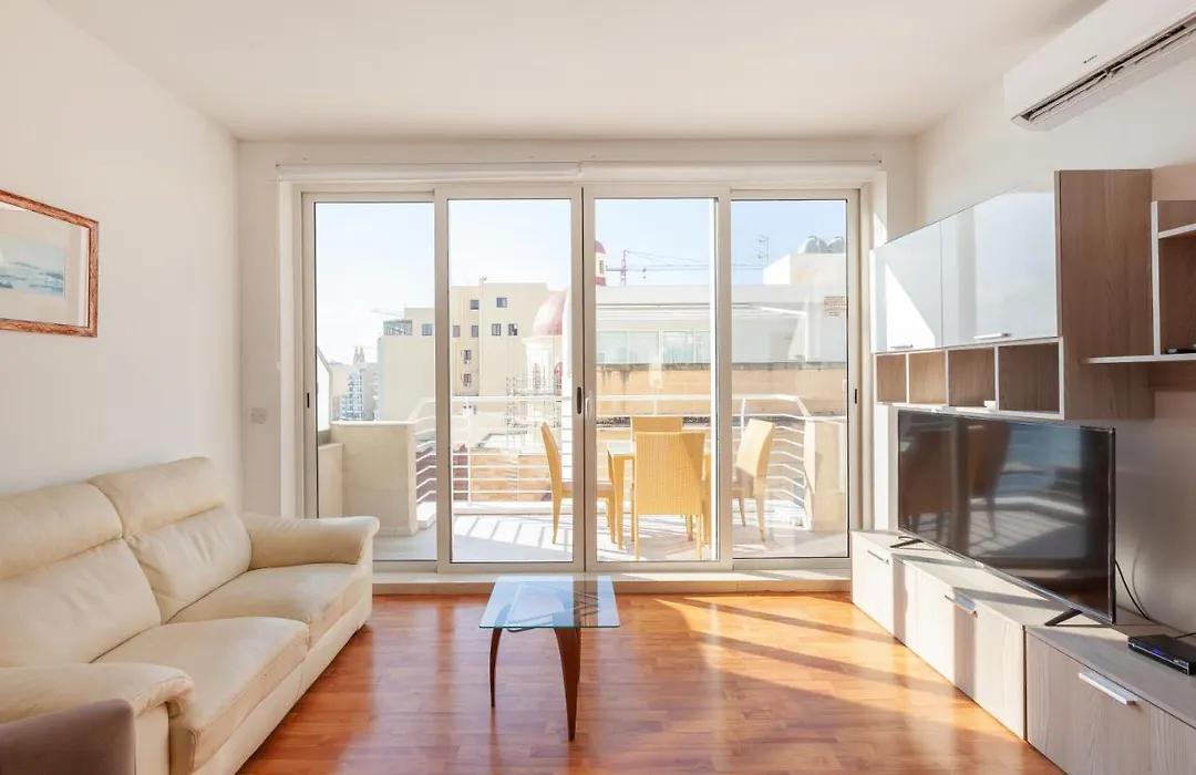 Sant Antnin Penthouse Suite - Sliema Ferries - Sea Views-1