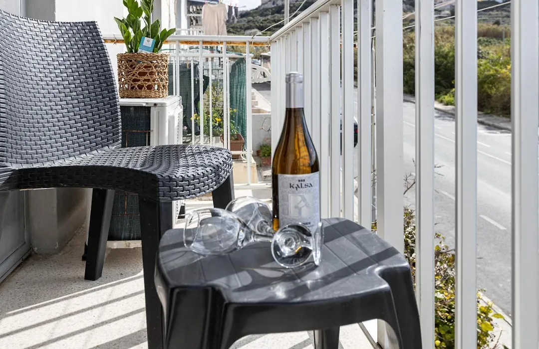 Seaside Flat With Scenic Country Views-1