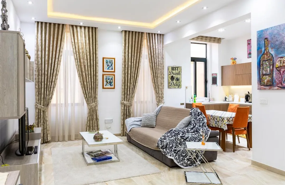 Valletta Large 3 Bedroom-1
