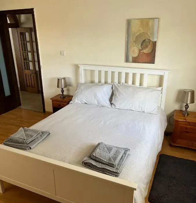Groundfloor Apartment By The Sea, Fabulous Views-1