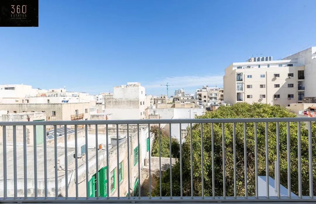 Charming, Designer 1Br Apt Just Off The Promenade By 360 Estates-1