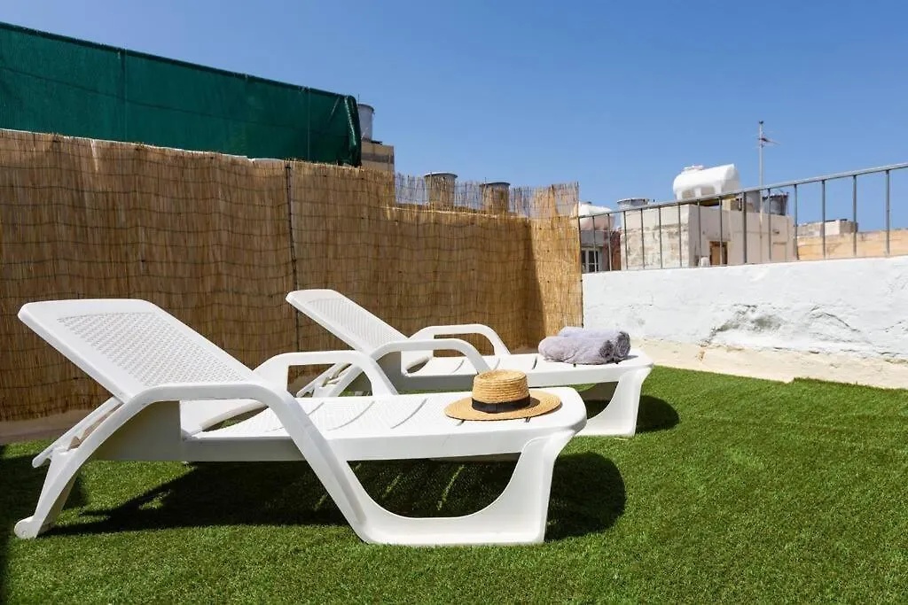 Townhouse With Dreamy Terrace-1