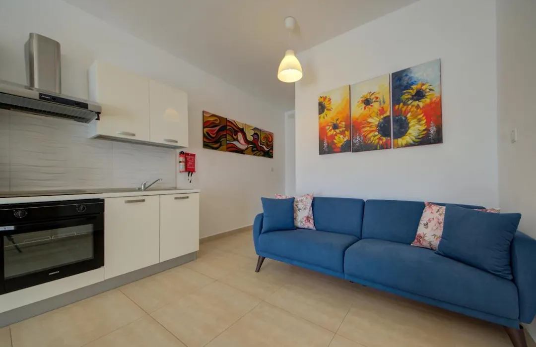 St Pauls'S Bay 2 Bedroom Apartments & Penthouse Close To Promenade-1