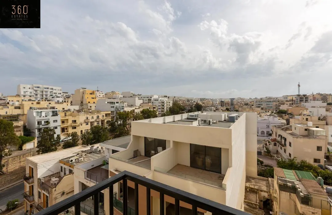 Beautiful, Spacious 3Br Home With Private Balcony With 360 Estates-1