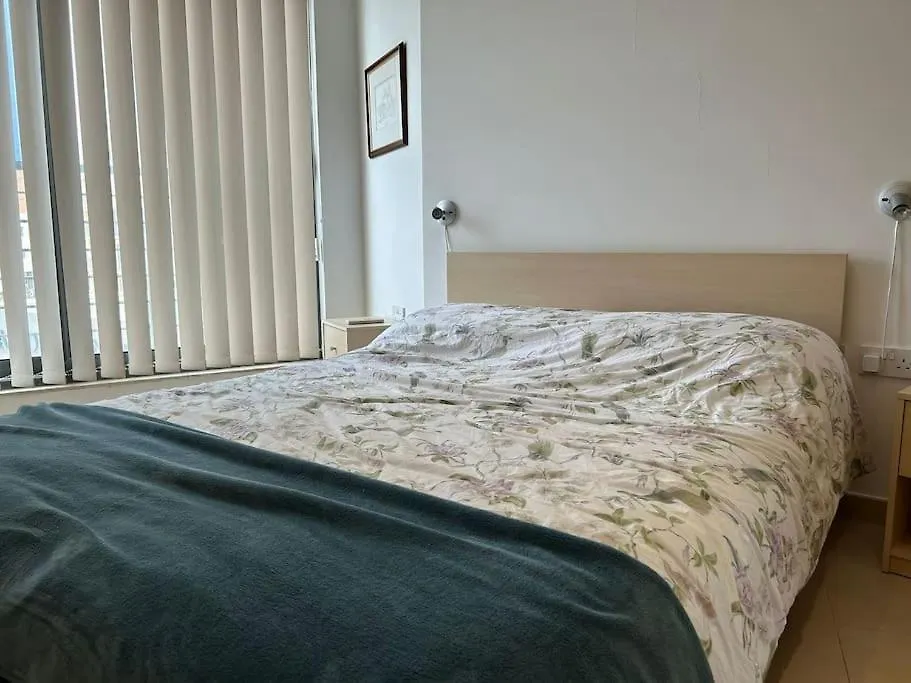 Swimming Pool Acees 2 Bedrooms Apartment Luxury-1