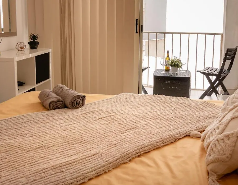 Modern Comfort - 2Br Apartment Center Of St Julians & Paceville-1