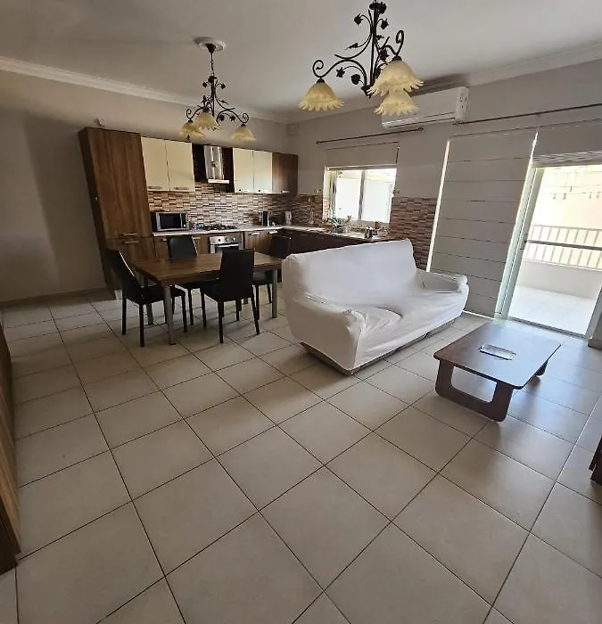 Beautiful Two Bedroom In Center Bugibba-1