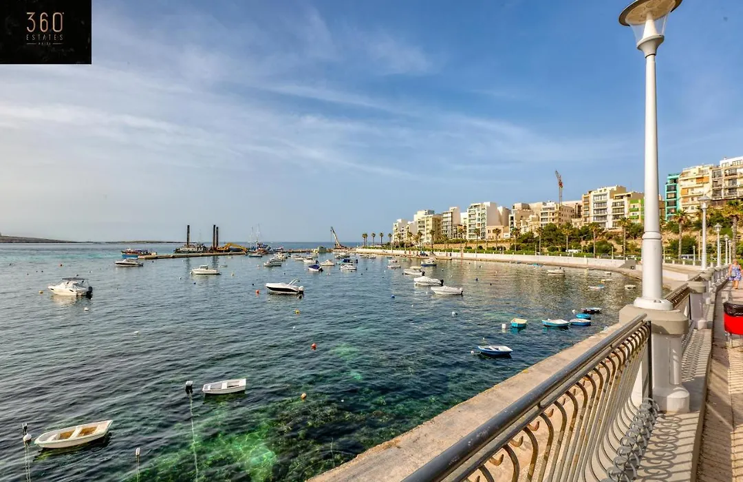 A Sunny 2Br Pent With Comfy, Fully Equipped Living By 360 Estates-1