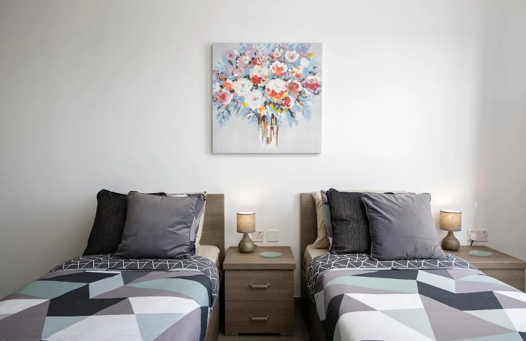 Hilltop Apartments - Stylish Comfort Living Close To The Sea, Bugibba-1