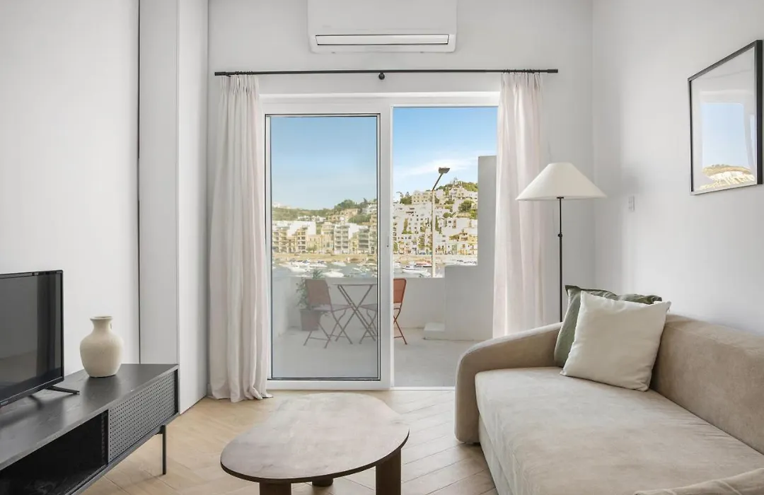 Modern Seafront 2Bd Apartment With Terrace & Sea View - Xemxija-1