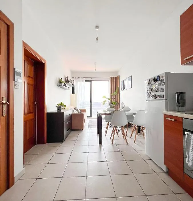 F8 1 Seaview Room, Living And Bathroom Shared , Stjulians-1