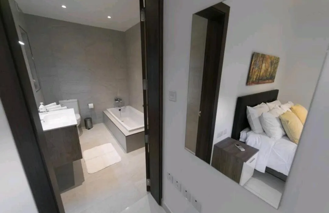 Orion Court 4C Stunning And Luxurious 3 Bedroom Apartment-1