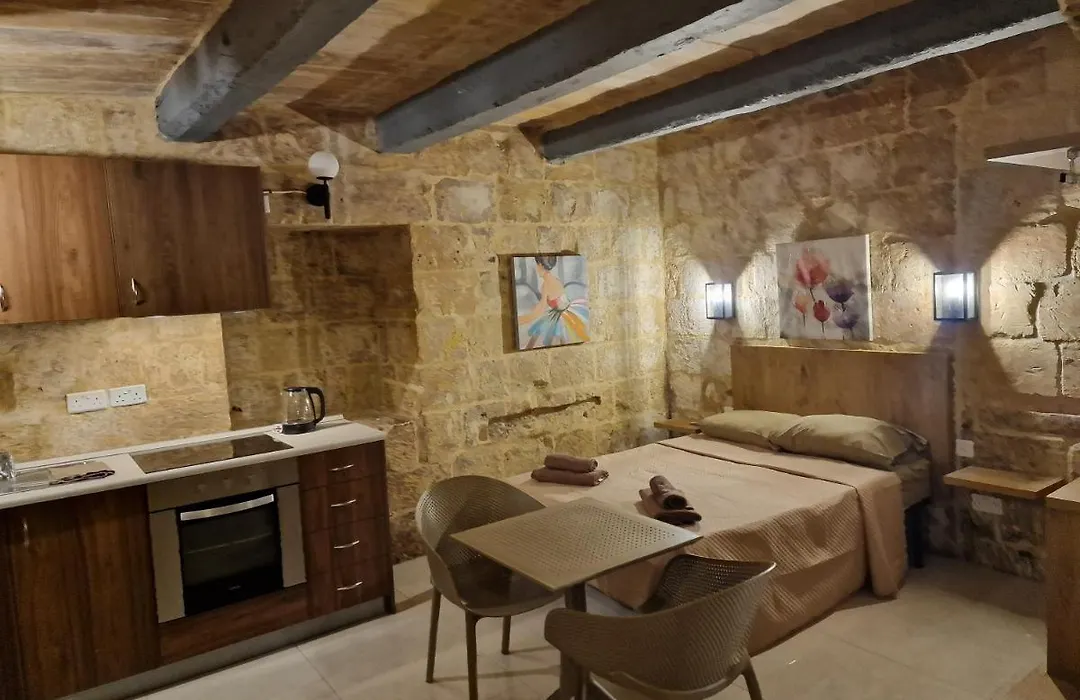 Renovated 16Th Century House In Valletta-1