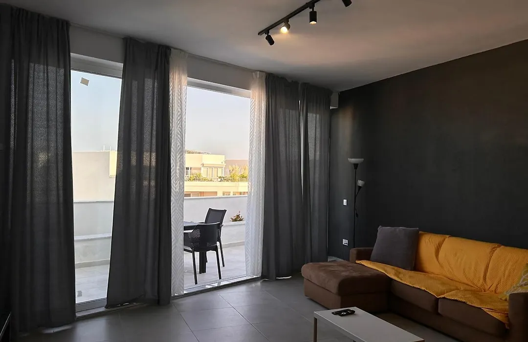 Qawra Penthouse 4Person Ac+Wifi-1