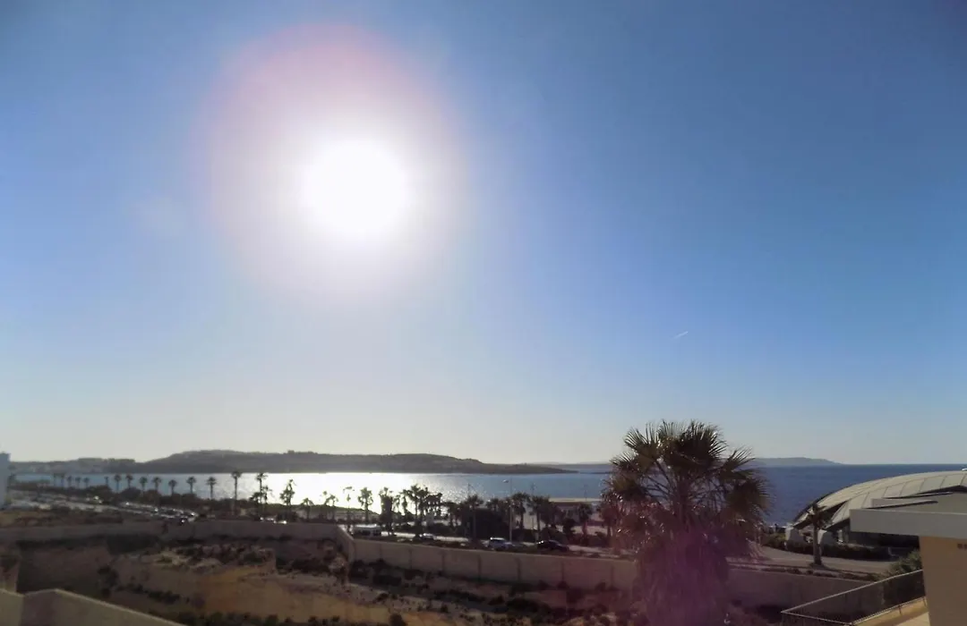 Sunshine Holiday Apartment 8 With Spectacular Seaviews-1