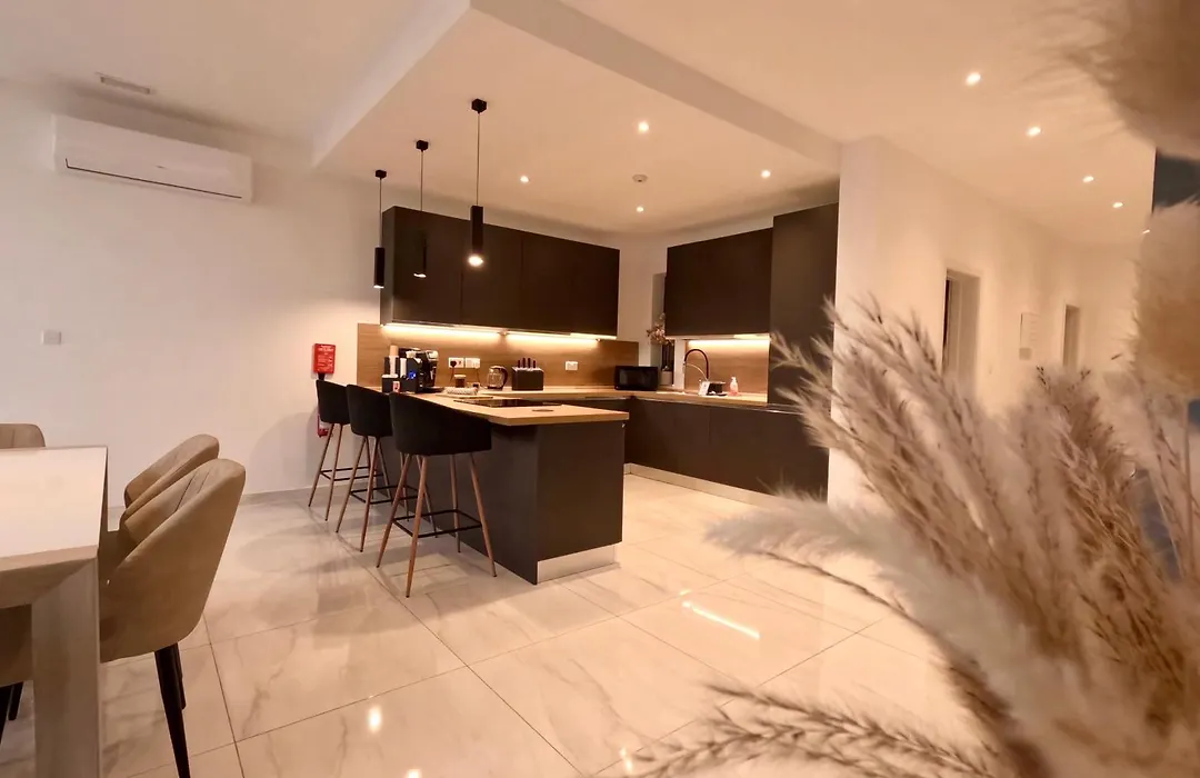 Modern Apartment In St Julian'S Malta, With Breathtaking Views Of Spinola Bay-1