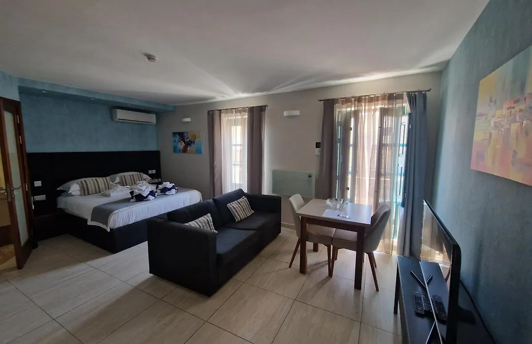 D Townhouse Boutique Suites-1