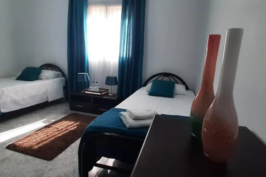 St Julian'S Twin Room In A Private House-1