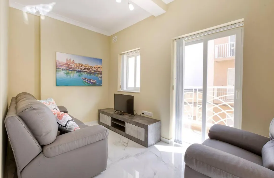 Seaview,Beautiful 3Br Apt 2-1