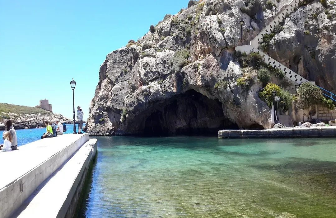 40Sec Walk To Xlendi Beach - Fully Air Con & Heated Brand New Central Apartment-1
