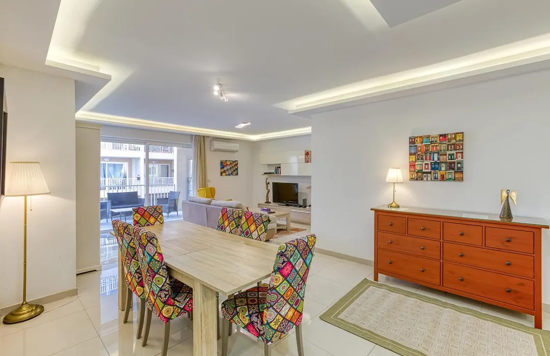 Seacrest - Large 3 Bedroom Apartment-1