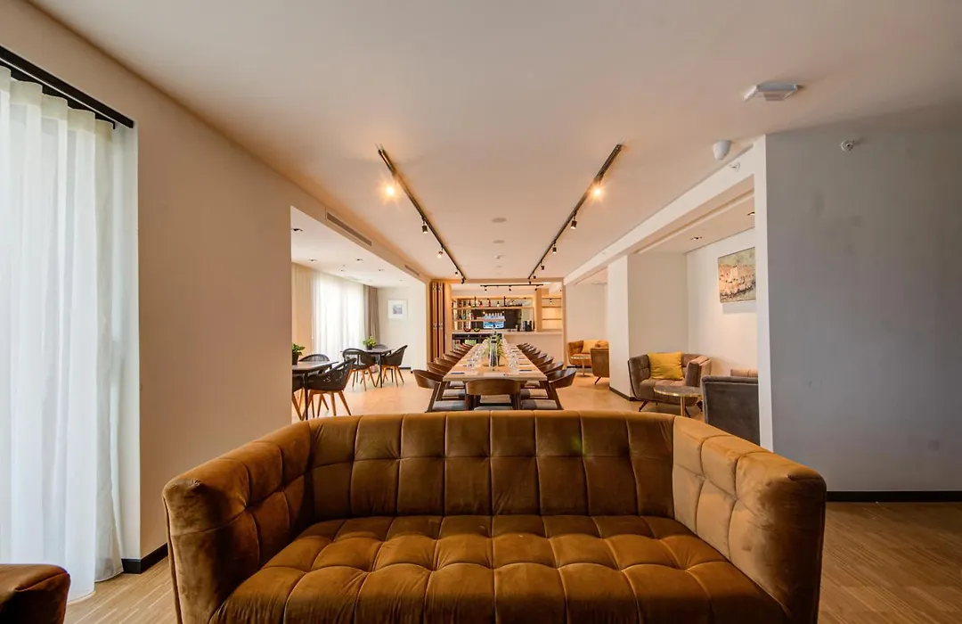 Land'S End, Boutique Hotel-1