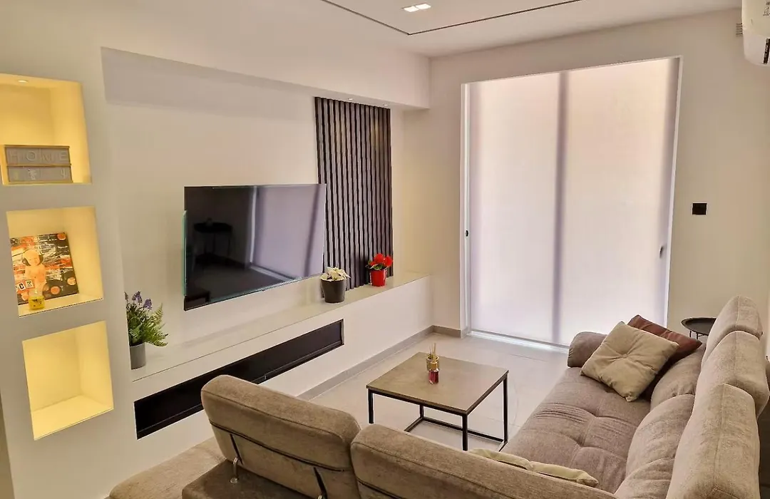 Luxury Qawra Holiday Stay Apartment-1
