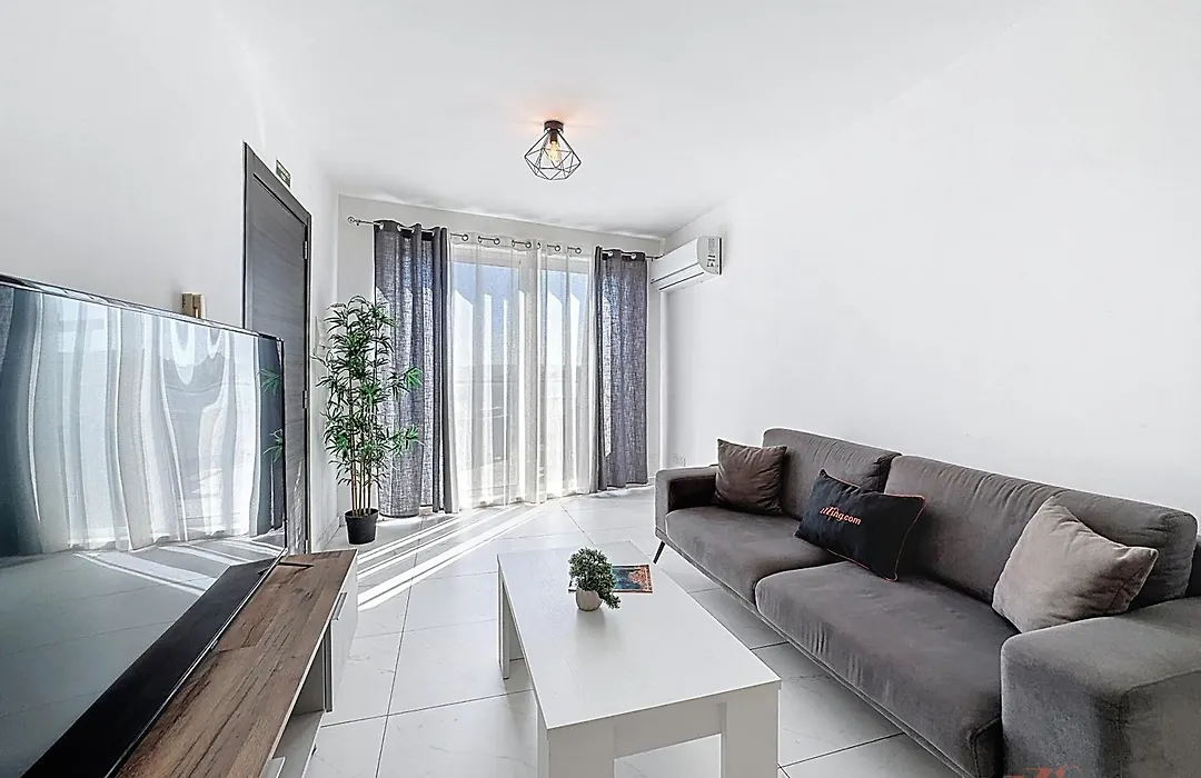 Stylish Seaview Retreat In St Pauls Bay-1