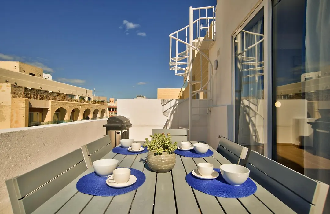 Tower Road Apartments & Penthouse With Heated Jacuzzi-1