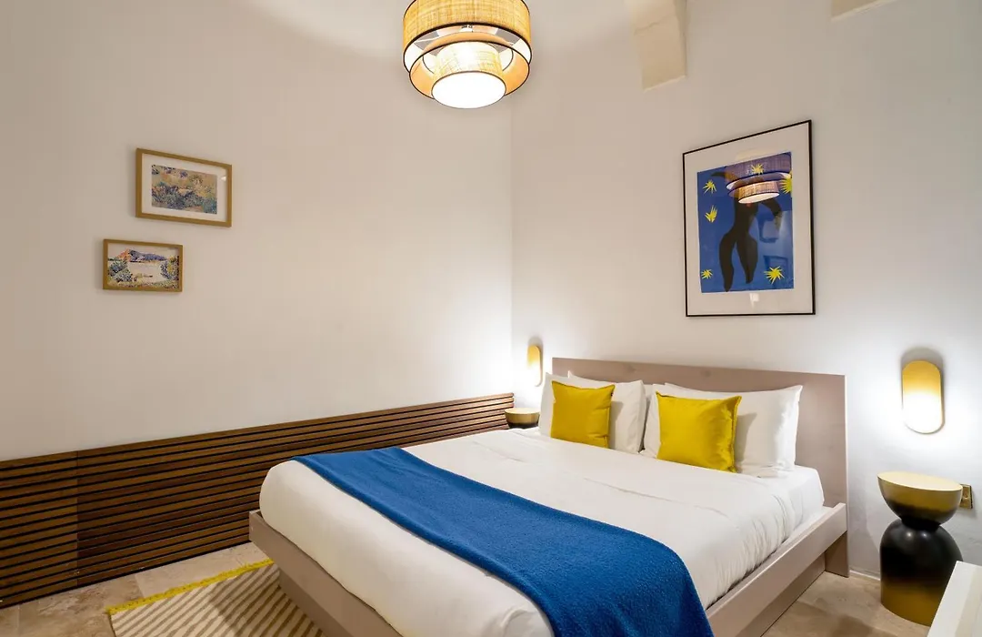 Stylish & Traditional 1 Bedroom Apartment Ddem1-1-1