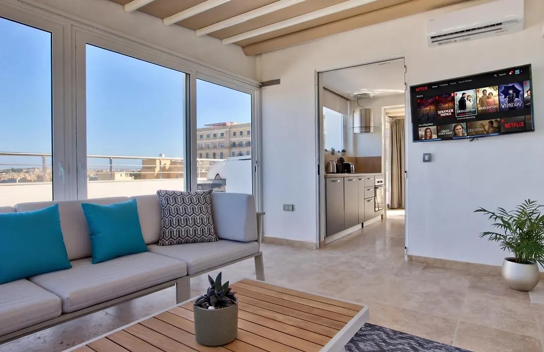 Valletta Luxury 4-Bedroom Duplex With Stunning Sea Views Private Terrace And Jacuzzi-1