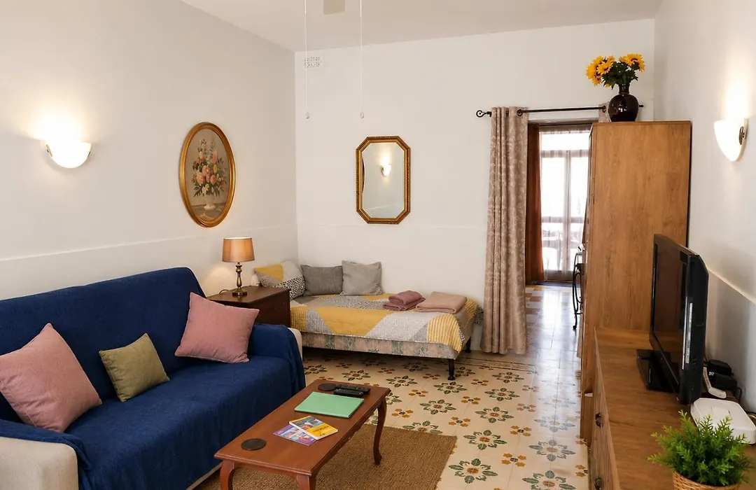 Riviera Holiday Home Near The Sea-1