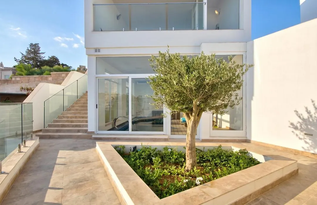 Villa Ghea - Indoor Jacuzzi Pool, Sauna&Games Room-1