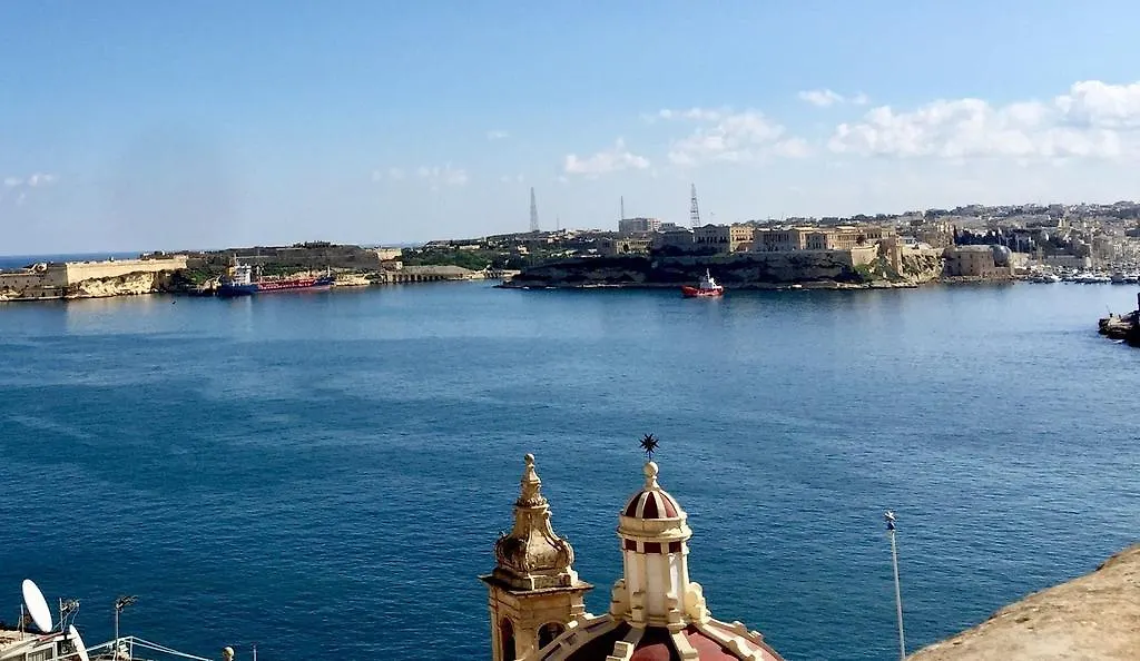 Luciano Valletta Studio - Self Catering-1