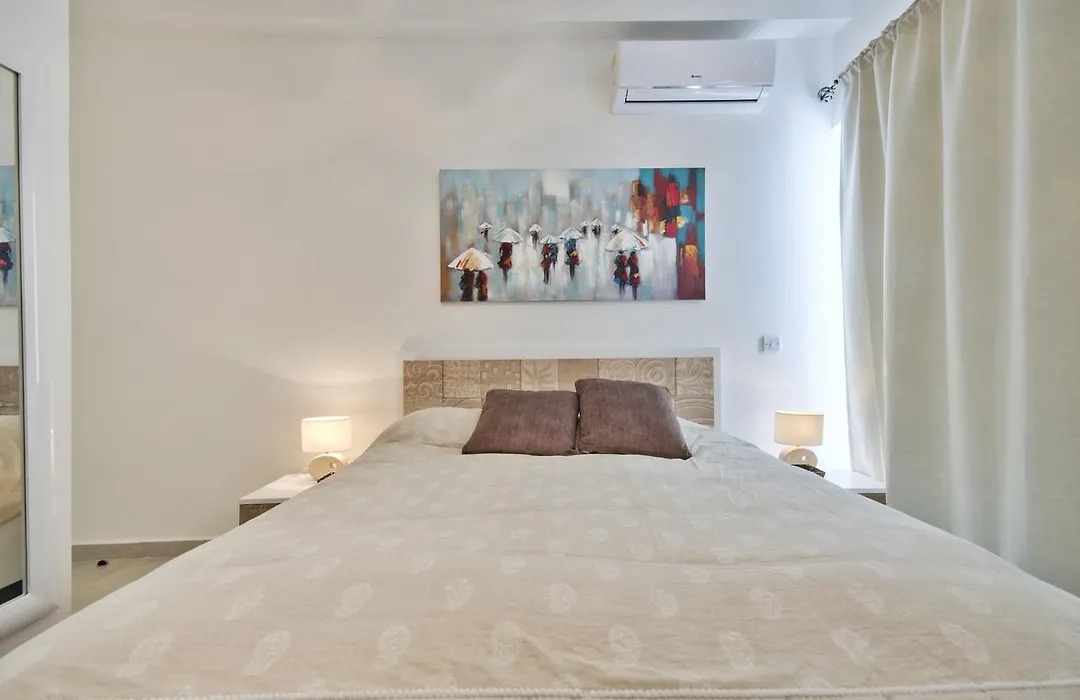 "Centre Point" Apartment-1