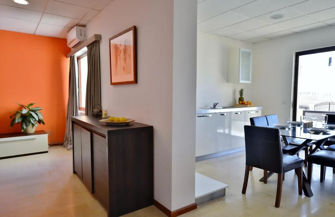 City Living Suite Tk2 Rm 1-1