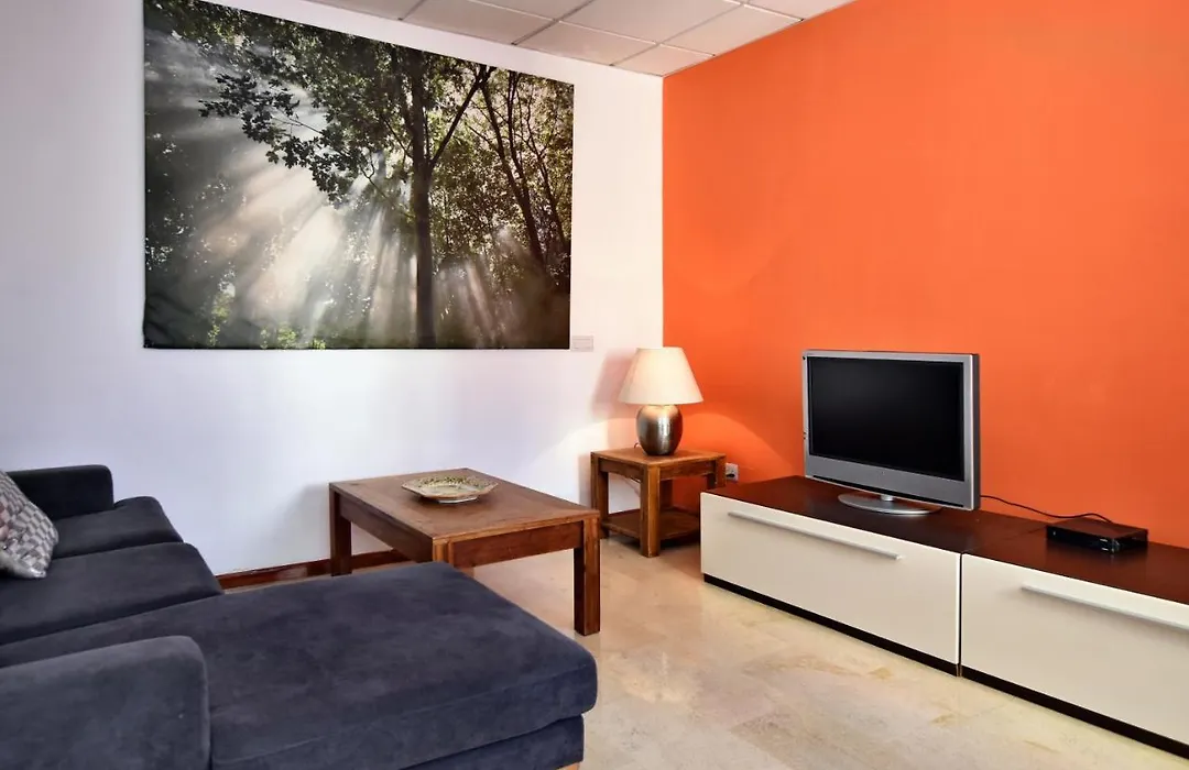 City Living Suite Tk 2 Rm 3.-1