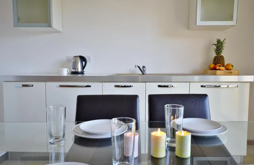 City Living Suites Tk2 Rm 2-1