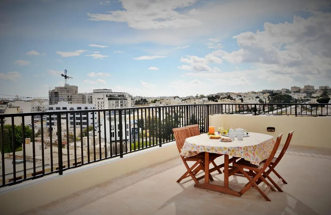 City Living Suite Tk 3 Rm 3-1
