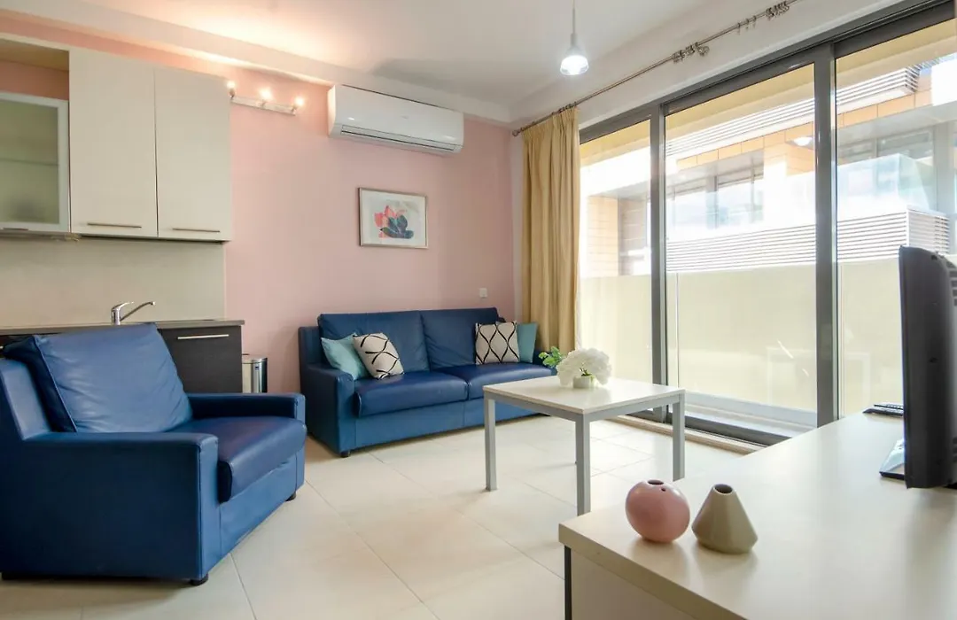 Modern Stylish Apartment - 2 Bedroom & 2 Bathroom Apartment - Spinola Bay, St Julians-1