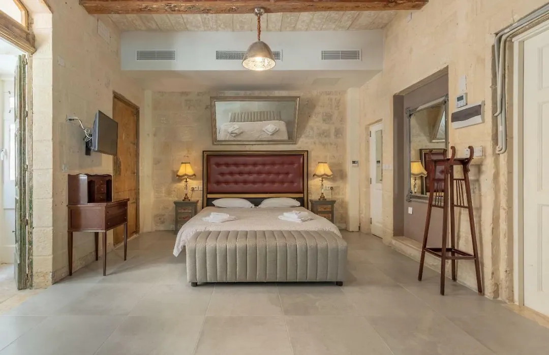 Luciano Al Porto Boutique-1