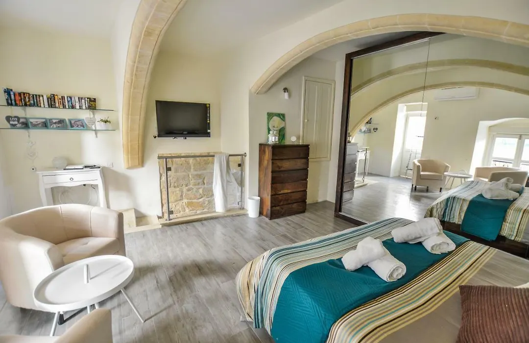 Apartment In Historical Building - Grand Harbour-1