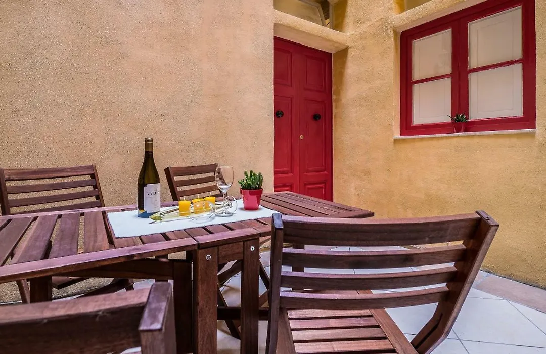 Valletta Main Street Apartment-1
