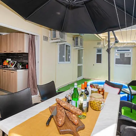 Summer Breeze 3 Bedroom Family Maisonette With Sunny Terrace In Mellieha - By Getawaysmalta-3